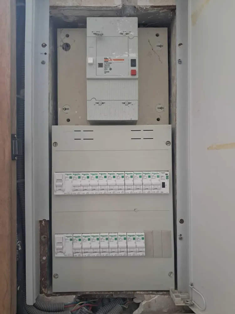 rénovation électrique toury après